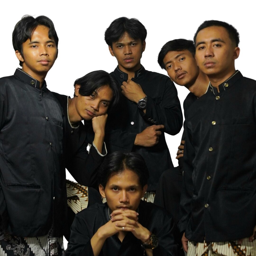 Home band cropped